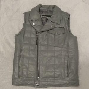 Urban republic 70%shell) 30% polyvinyl chloride) 100% polyester NWOT Great Condi